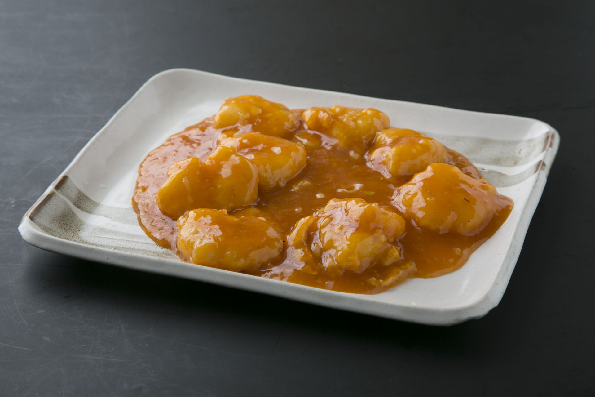 素材のえびが大きくて、チリソースとご飯の相性バッチリ